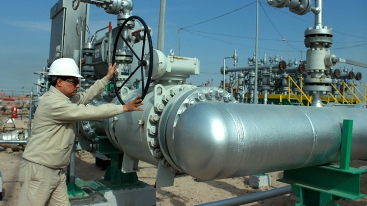 w21-82608Oilpipeline8002