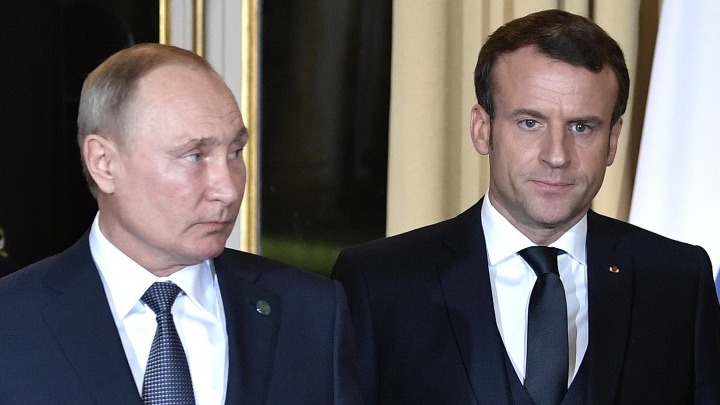 w24-232349PutinMacron220015081