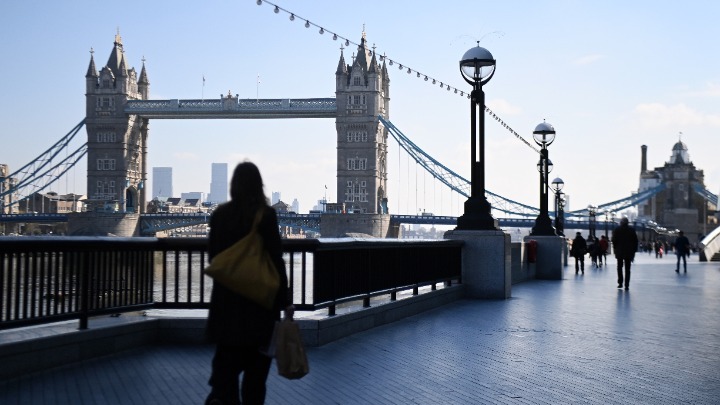 w19-183403coronavirusLondon23952535